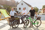 LR Anton Lang gemeinsam mit dem Trofaiacher Bürgermeister Mario Abl (l.) und dem Radverkehrsbeauftragten Heinz Balloch (r.). © Freisinger